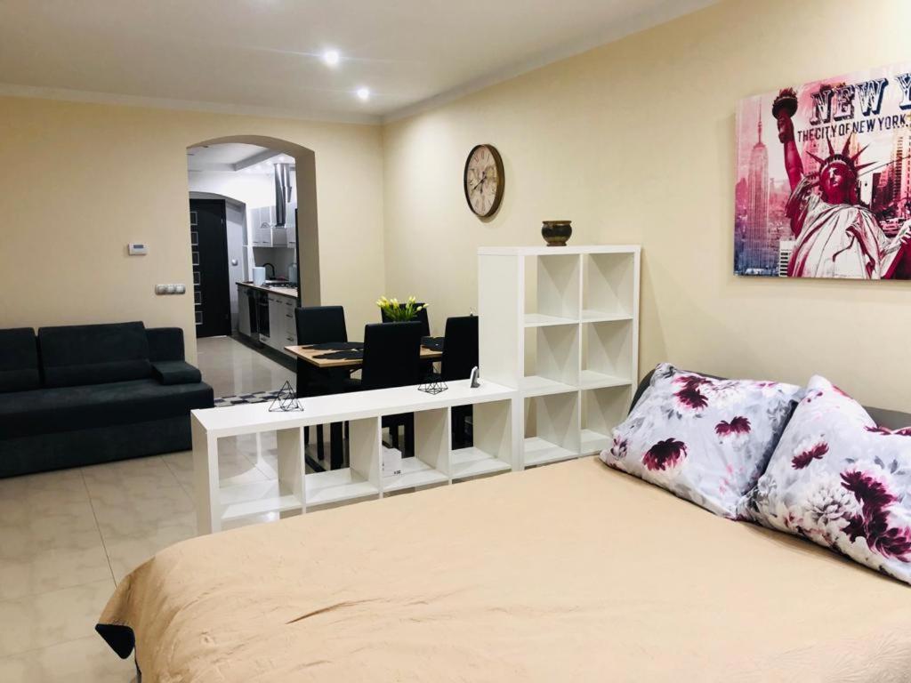 Apartment 31 I Pol *